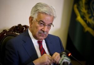 Pakistan के सरकारी अफसरों का विदेश में बसने का प्लान? रक्षा मंत्री Khawaja Asif ने पुर्तगाल में PR के नाम पर ठगी का लगाया आरोप